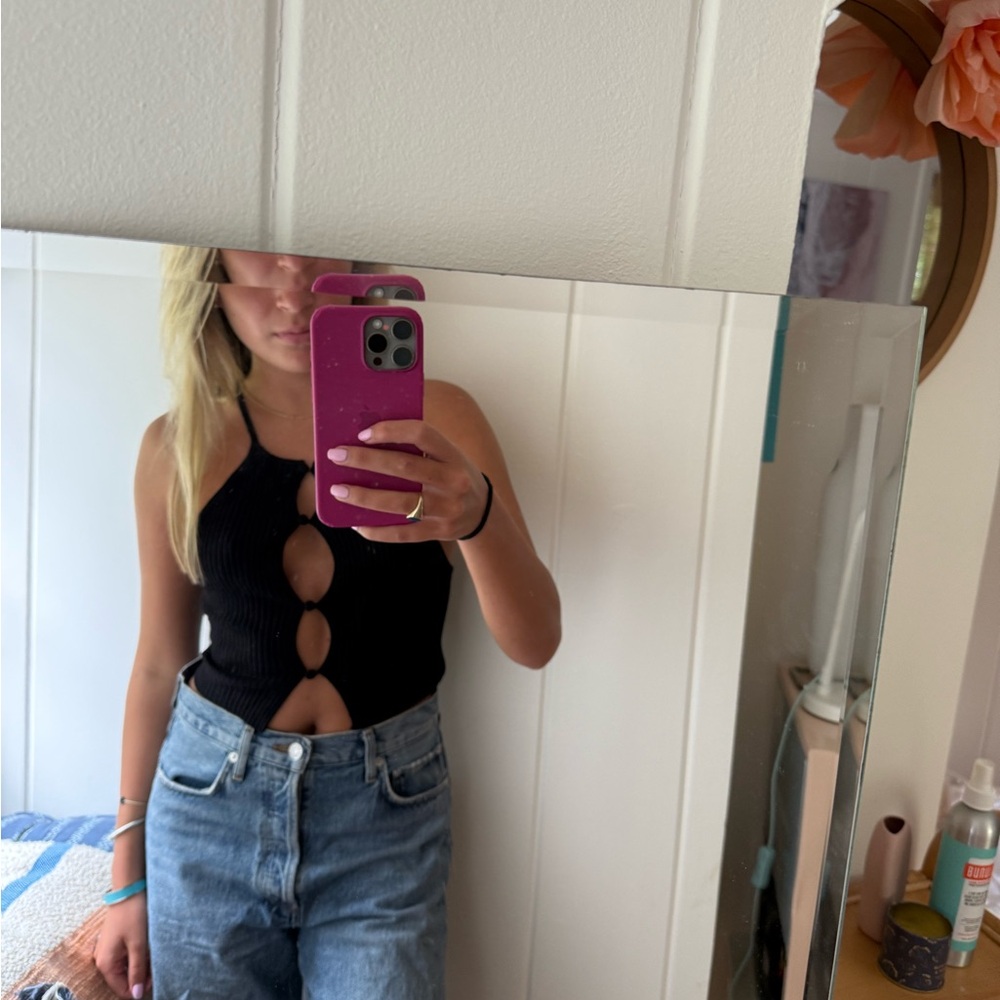 Black Sleeveless Cutout Top